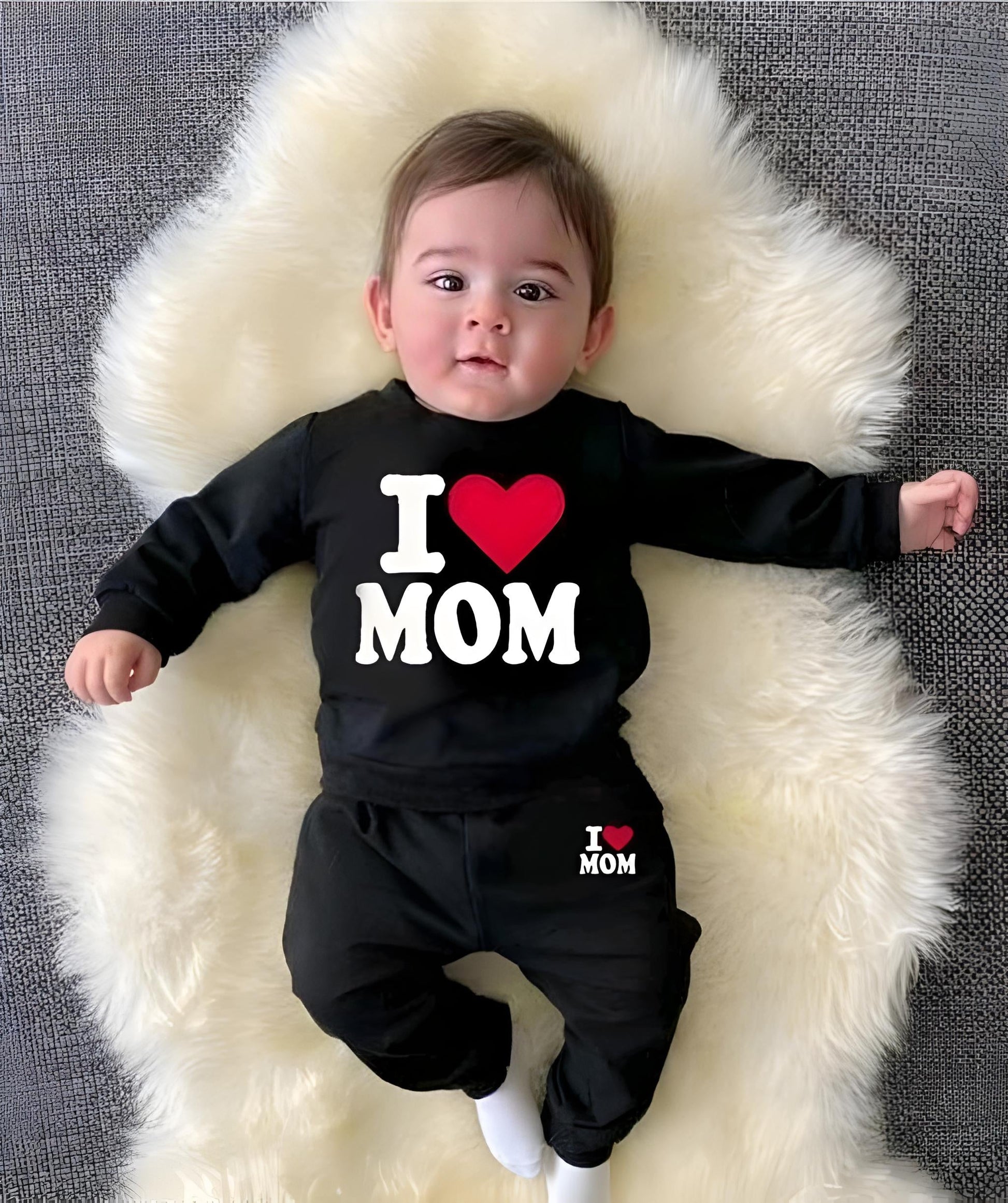 "I Love Mom" Set for Precious Little One