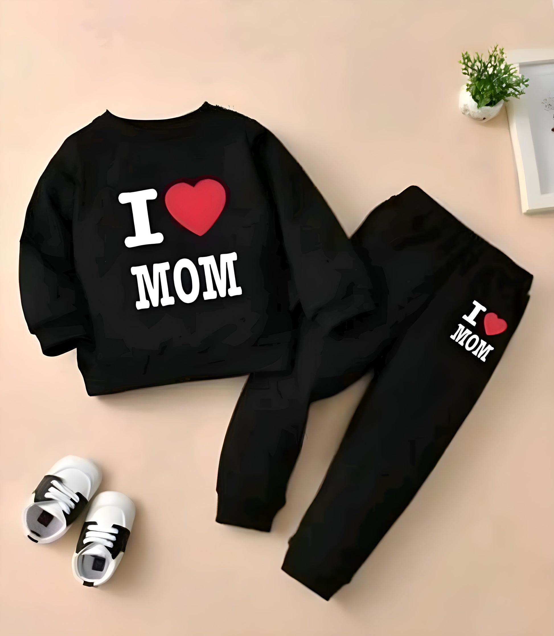 "I Love Mom" Set for Precious Little One